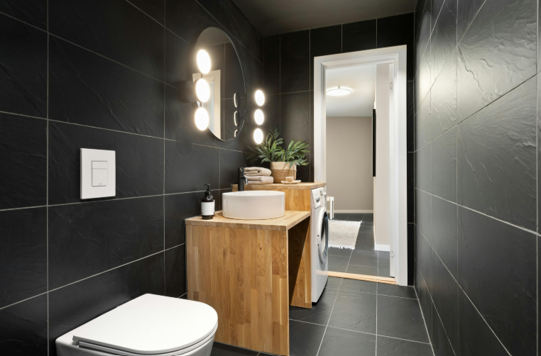 Choisir le carrelage idéal pour des toilettes modernes et pratiques