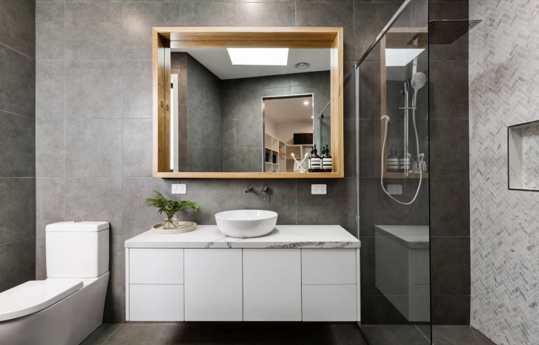 Quelle faïence choisir pour une salle de bain zen et minimaliste